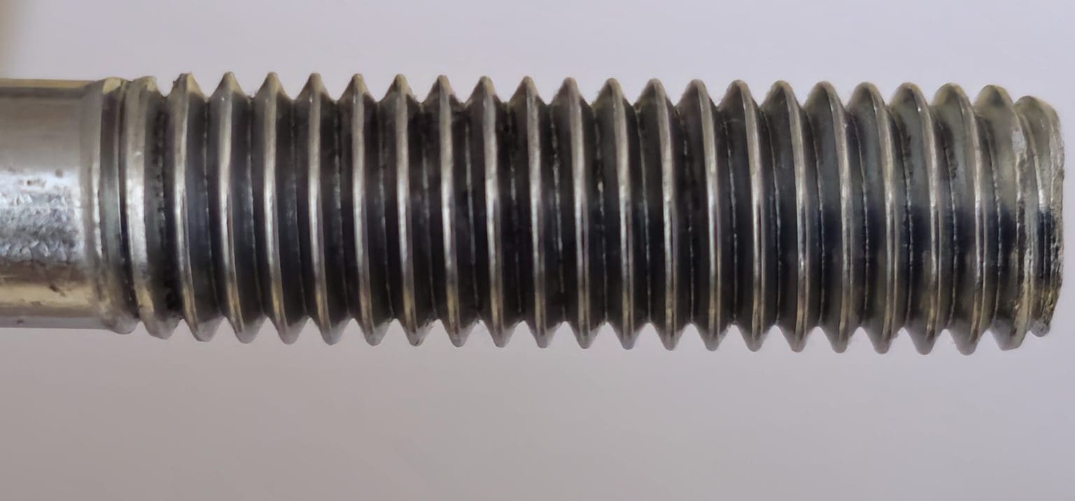 A perfectly restored thread after chipless Silbertool repair